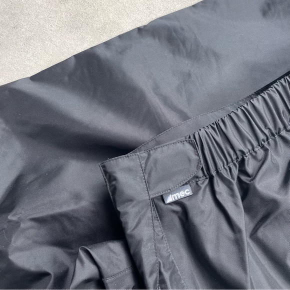 MEC mountain equipment co-op rain splash pants - size L - Picture 6 of 7